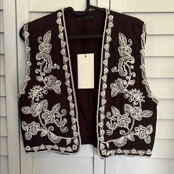 Zara Jackets & Blazers - Zara Brown Vest with White Embroidered Floral Trim